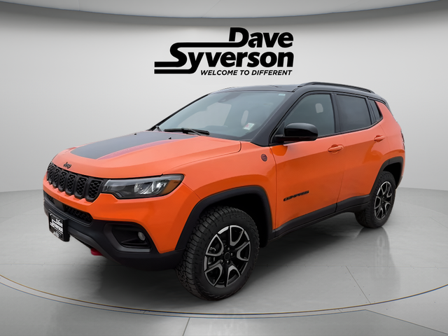 2026 Jeep Compass COMPASS TRAILHAWK 4X4 in Joose Exterior Paint — front three-quarter view