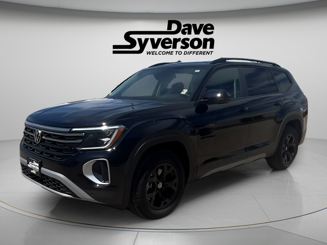 2026 Volkswagen Atlas 2.0T Peak Edition in Deep Black Pearl — front three-quarter view