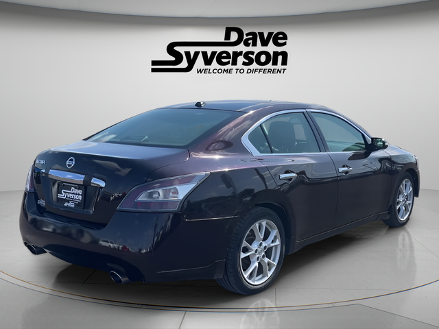 2013 Nissan Maxima — detail view