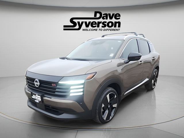2026 Nissan Kicks SR in Canyon Bronze Metallic — front three-quarter view